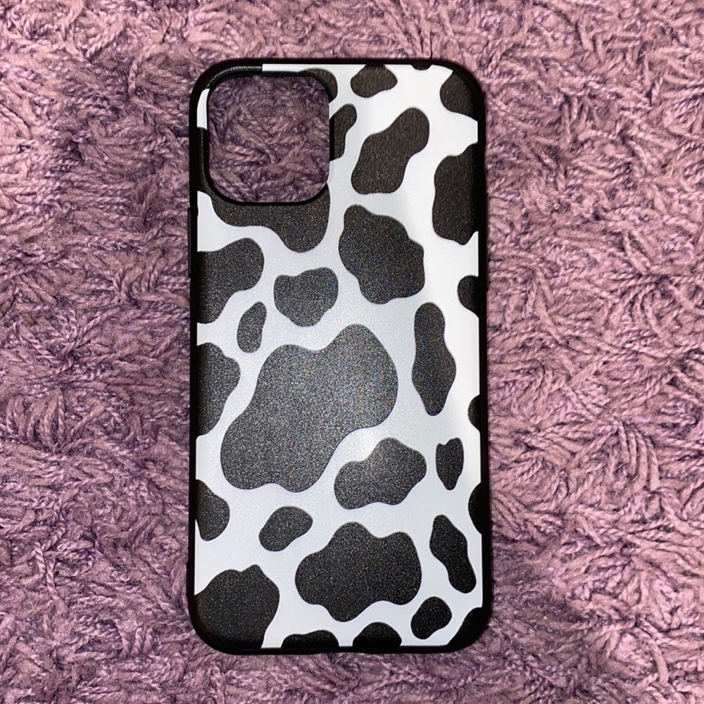 Cowprint IPHONE 11 PRO case!! Super cute & durable